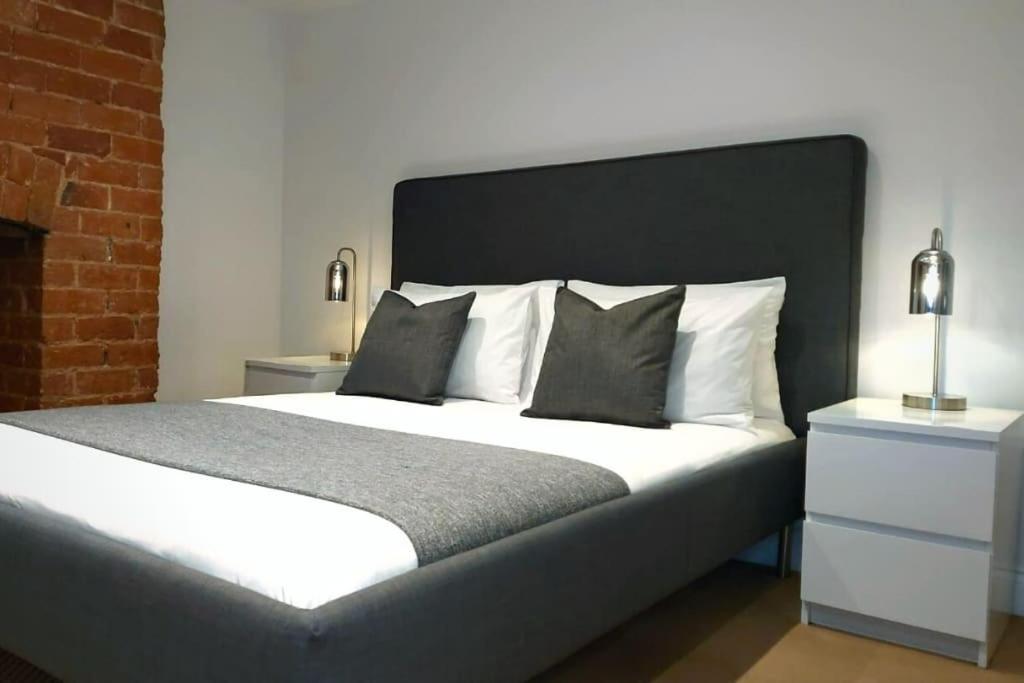 2 Bedroom City Centre Duplex Apt Preston  Exterior photo