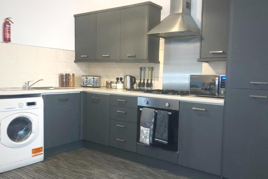 2 Bedroom City Centre Duplex Apt Preston  Exterior photo